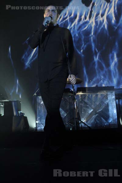 THE XX - 2012-12-18 - PARIS - CentQuatre - Nef Curial - Oliver Sim